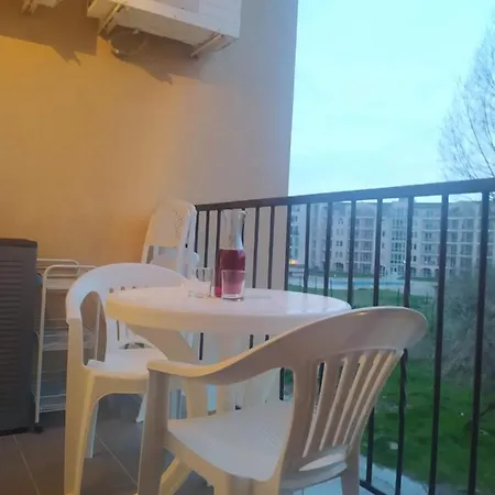 Cozy Apartament In Sunny View Central Complex Apartman